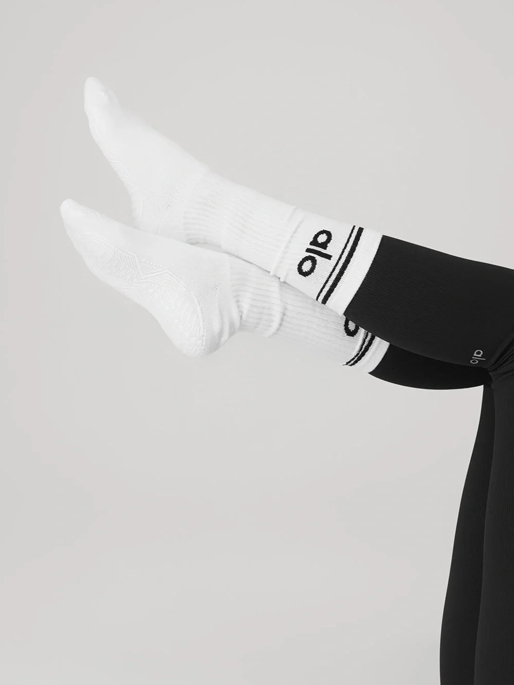 ALO Yoga Unisex Throwback Barre Sock - White Size M (W) 8-11.5 (M) 6.5-10 NWT